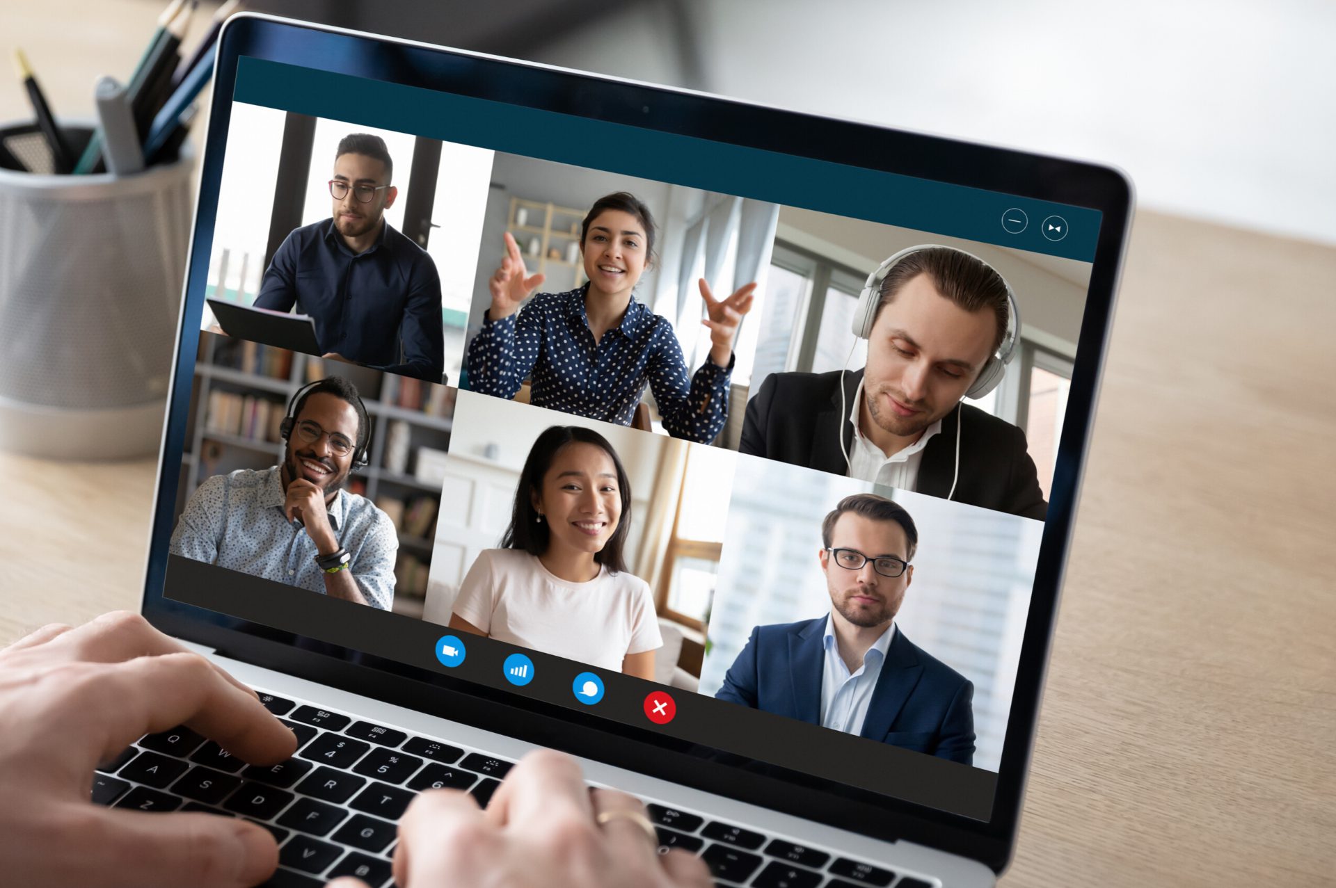 6 skutecznych narzędzi, które ułatwią ci prowadzenie wideokonferencji