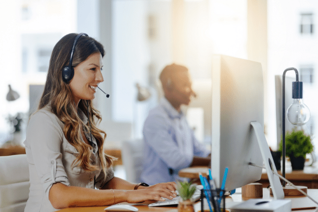 Nawiązywanie i zarządzanie relacjami z klientem przez contact center