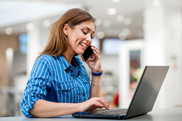 Jak komunikować się z klientem skutecznie? Techniki i wskazówki