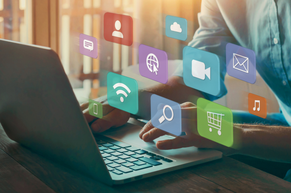 Rozwiązania omnichannel – jak zintegrować różne kanały komunikacji z klientami w jednym miejscu?