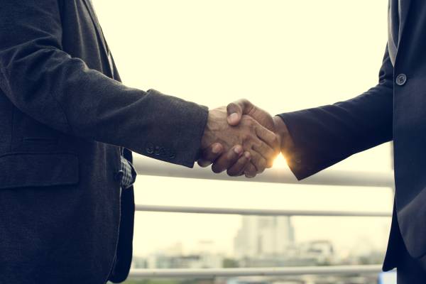 Handlowiec odchodzi… Co robić? Infografika